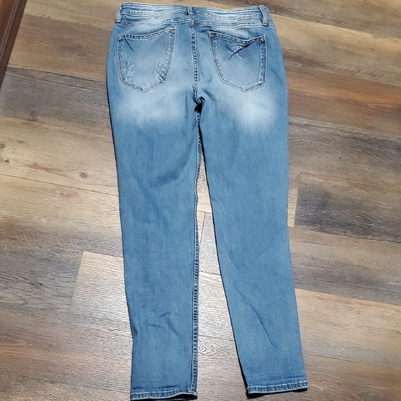 Vigoss Thompson Tomboy Blue Skinny Jeans with Distressed Fading - Picture 10 of 11